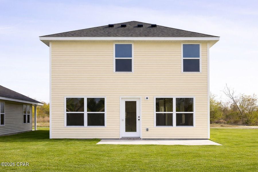 Exterior details and patio area of a home in Fox Glenn, Panama City (Image 3).