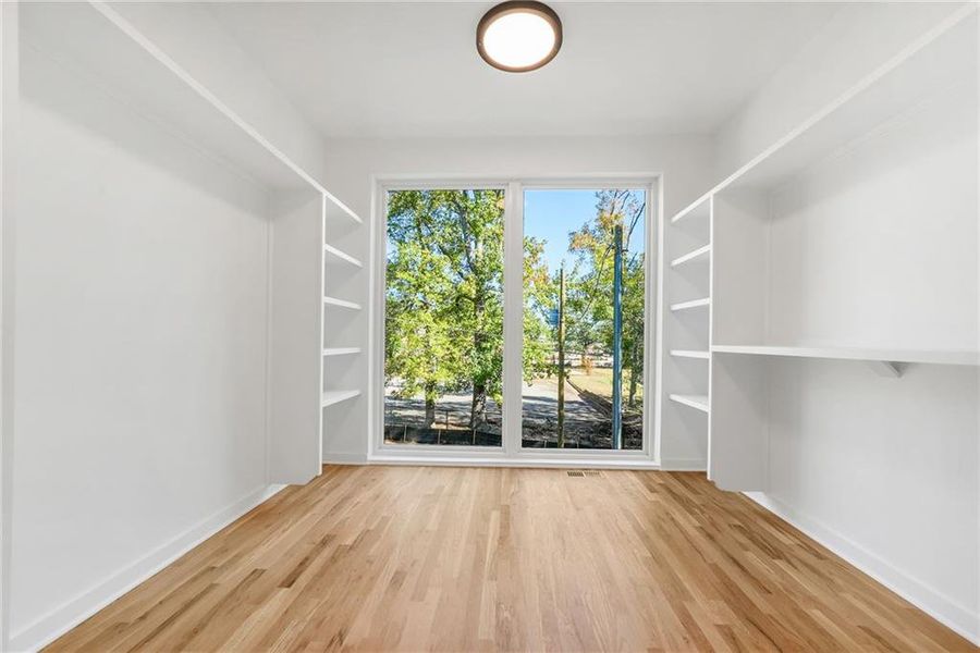 Spacious, unfurnished interior of a new home in , Atlanta (Image 21).