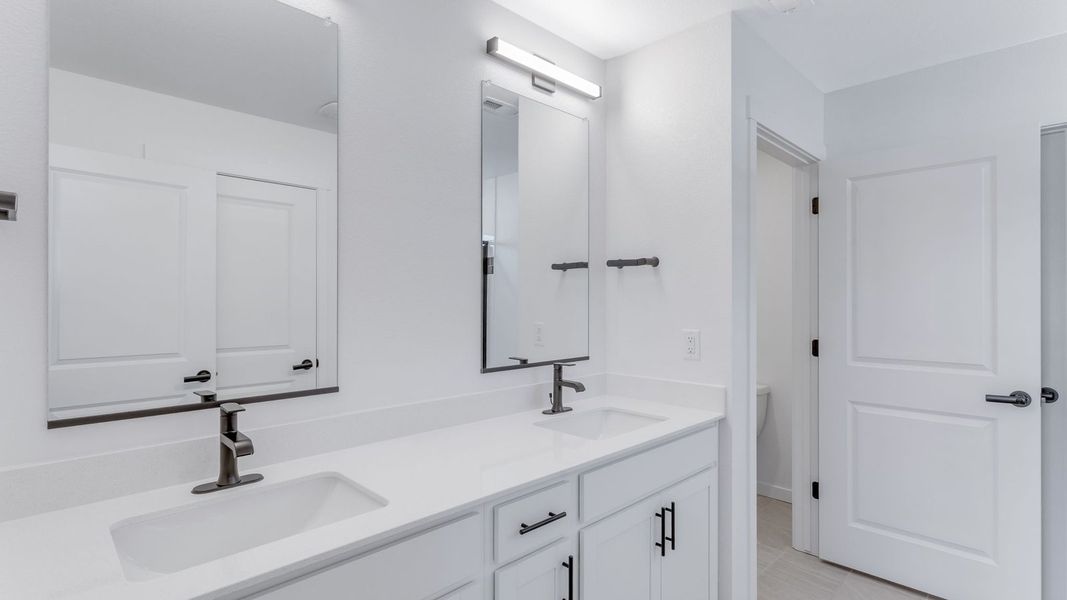 Representative furnished interior of a home built from the Calhan by D.R. Horton in Vantage, Berthoud (Image 9).