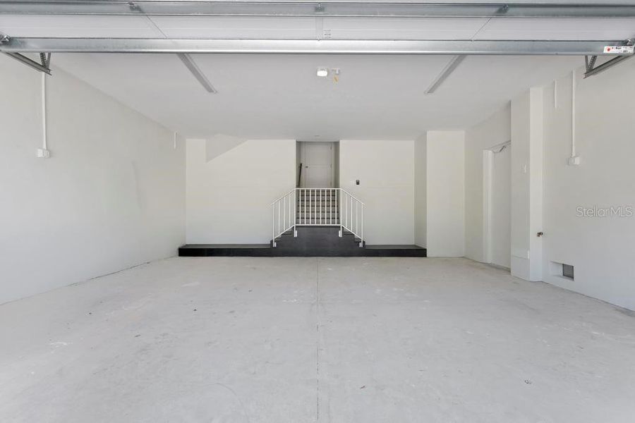 Spacious, unfurnished interior of a new home in , Sarasota (Image 61). Spacious, unfurnished interior of a new home in , Sarasota (Image 61).