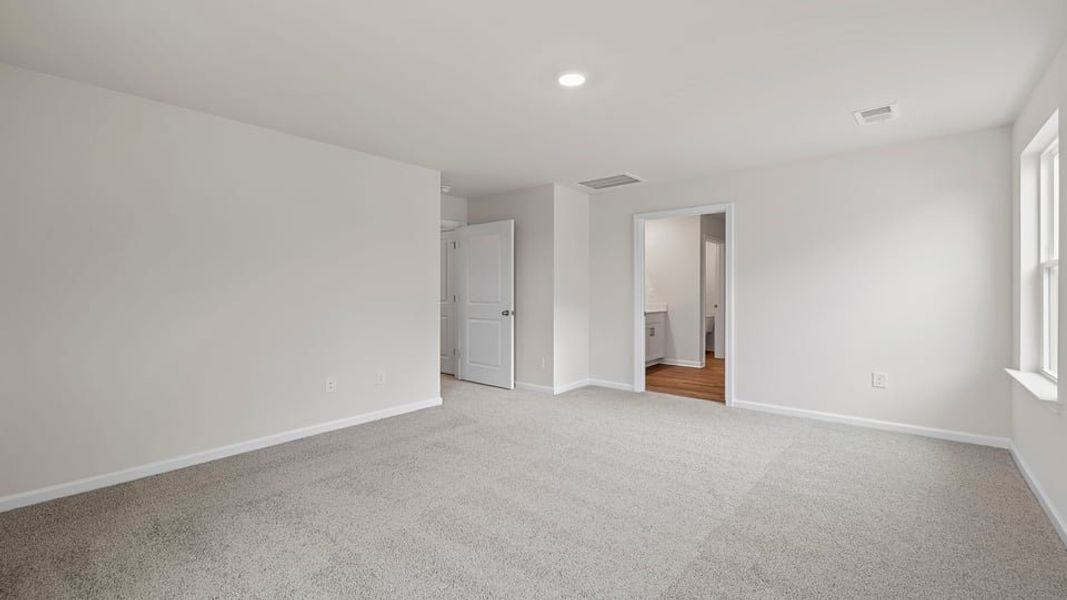 Spacious, unfurnished interior of a new home in Cedar Gap, Fountain Inn (Image 31).