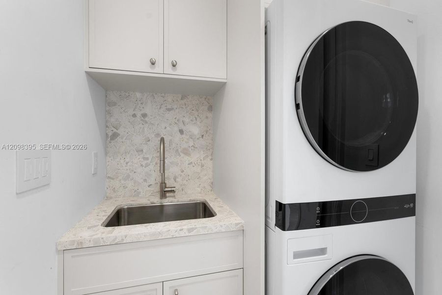 Image 77 of a home in .