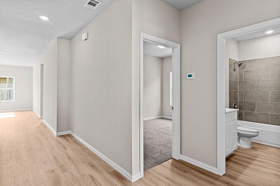 Spacious, unfurnished interior of a new home in Trails of Fossil Creek, Fort Worth (Image 16).