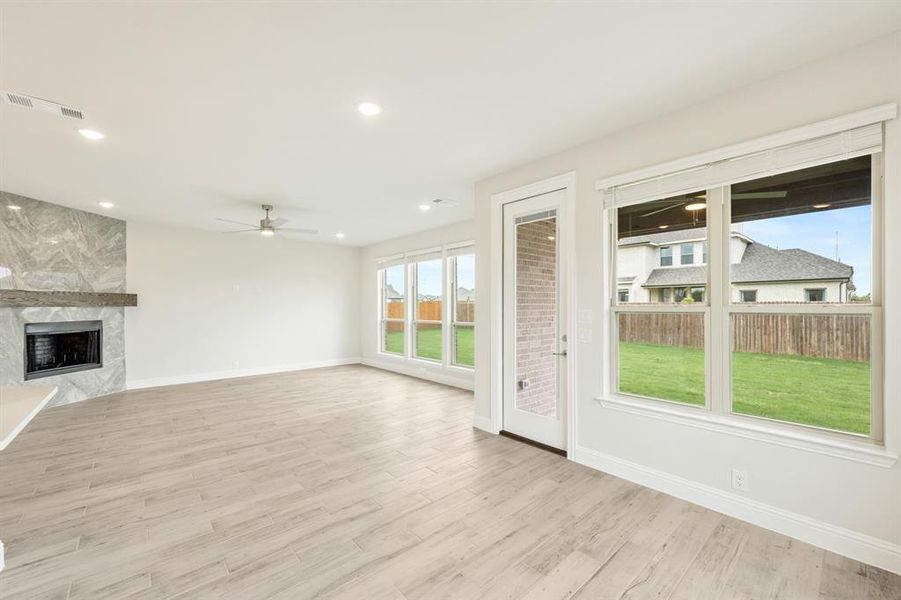 Spacious, unfurnished interior of a new home in Ridgepoint, Midlothian (Image 28).