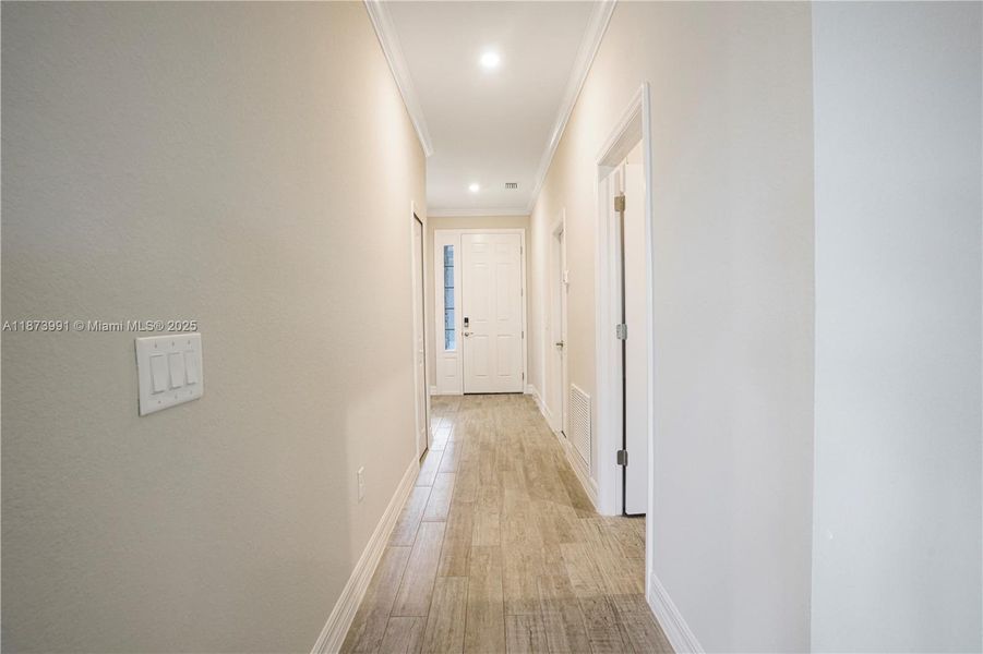 Spacious, unfurnished interior of a new home in , Port Charlotte (Image 20).