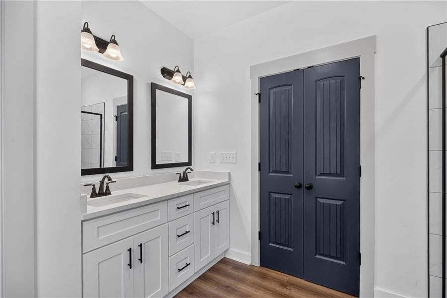 Furnished interior view inside a new home in , Silver Creek (Image 13).