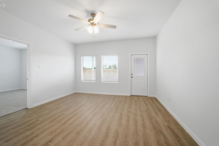 Spacious, unfurnished interior of a new home in The Pines at Seven Coves, Willis (Image 15).