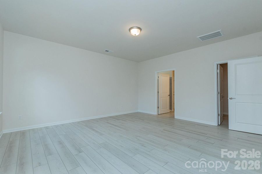 Spacious, unfurnished interior of a new home in Winecoff, Salisbury (Image 27).