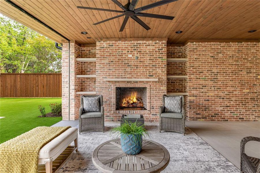 Exterior details and patio area of a home in , Dallas (Image 25).