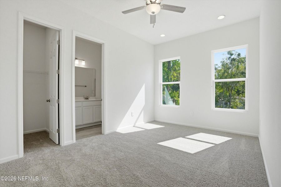Spacious, unfurnished interior of a new home in , Jacksonville (Image 30).