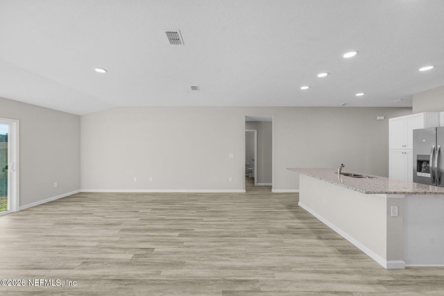 Spacious, unfurnished interior of a new home in , Jacksonville (Image 32).