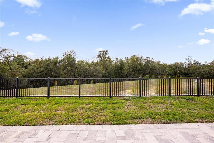 Exterior details and patio area of a home in , Kissimmee (Image 19).