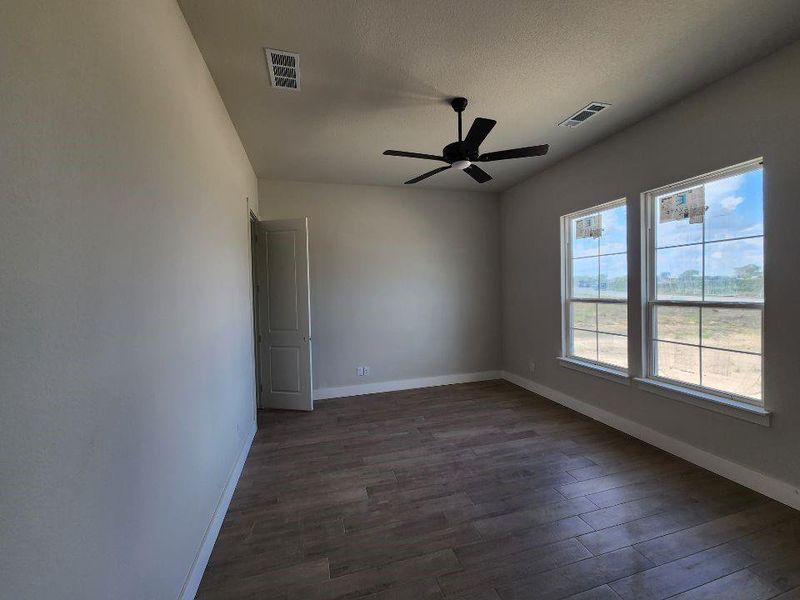 Spacious, unfurnished interior of a new home in Rocky Top, Krum (Image 9). Spacious, unfurnished interior of a new home in Rocky Top, Krum (Image 9).