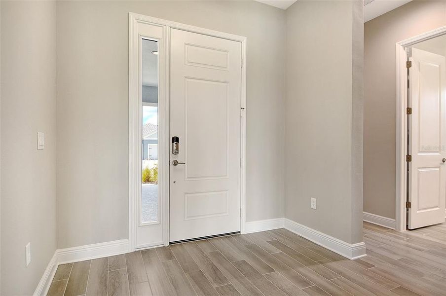 Spacious, unfurnished interior of a new home in Canoe Creek, Parrish (Image 16).