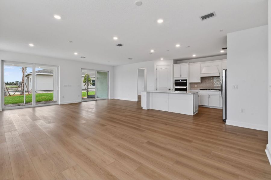 Spacious, unfurnished interior of a new home in Del Webb Tradition, Port St. Lucie (Image 66).