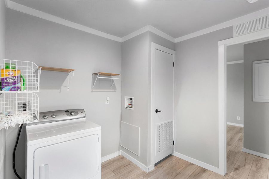 Furnished interior view inside a new home in , Pearland (Image 14).