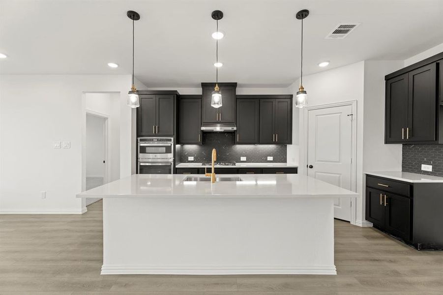 06. 745 Waterhouse - Kitchen