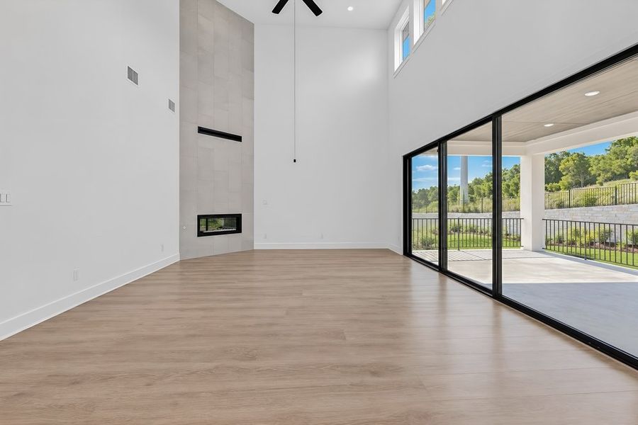 Spacious, unfurnished interior of a new home in Travisso, Leander (Image 8).