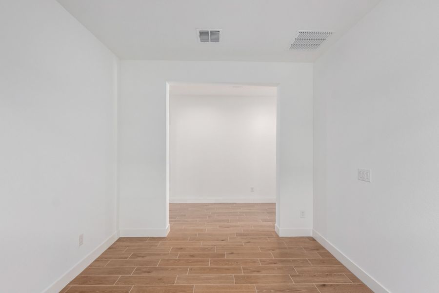Spacious, unfurnished interior of a new home in Parkside, Avondale (Image 15).