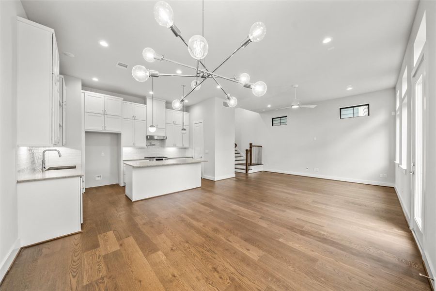 Spacious, unfurnished interior of a new home in Spring Valley Creek, Houston (Image 9).