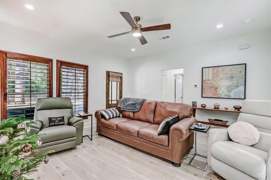Furnished interior view inside a new home in , Brookeland (Image 30).