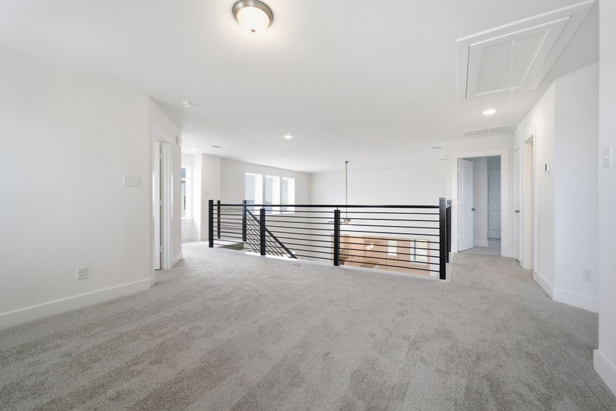 Spacious, unfurnished interior of a new home in Bay Creek, Baytown (Image 29).