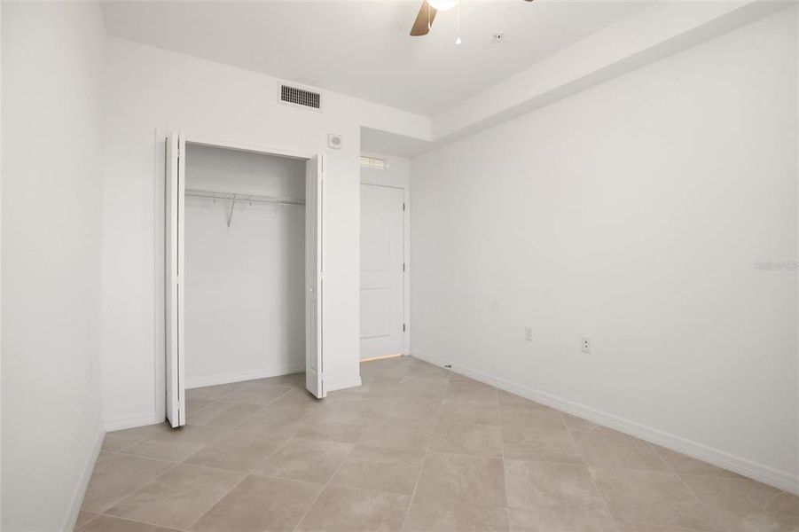 Spacious, unfurnished interior of a new home in , Punta Gorda (Image 36).