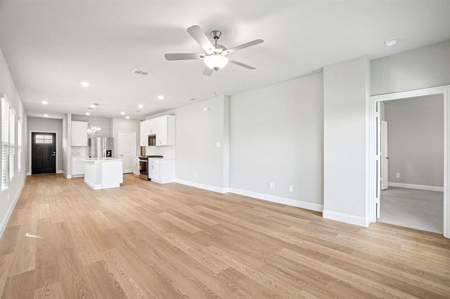 Photo is not of the actual home, but is an inspirational photo of builder’s model home and may depict options, furnishings, and/or decorator features that are not included. Photo is not of the actual home, but is an inspirational photo of builder’s model home and may depict options, furnishings, and/or decorator features that are not included.