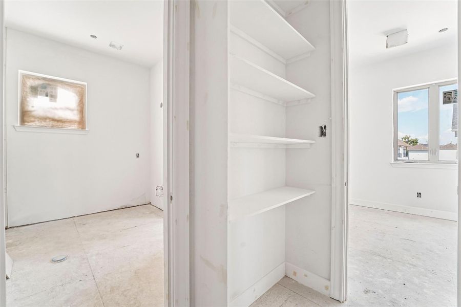 Spacious, unfurnished interior of a new home in , Houston (Image 23).
