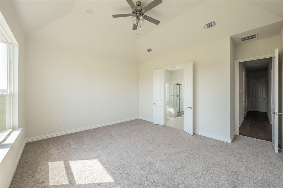 Spacious, unfurnished interior of a new home in Matthews Farms, Venus (Image 35). Spacious, unfurnished interior of a new home in Matthews Farms, Venus (Image 35).