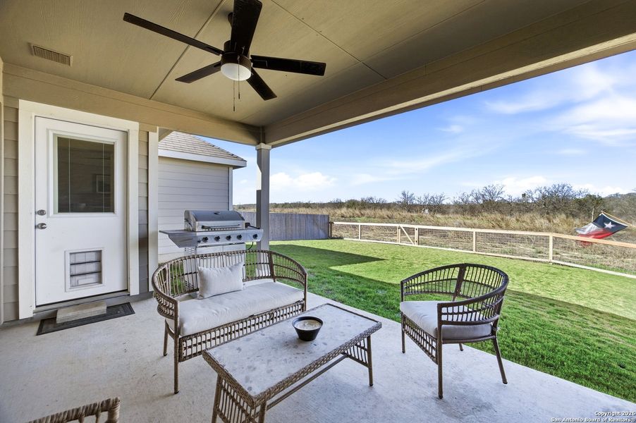 Exterior details and patio area of a home in , New Braunfels (Image 4).
