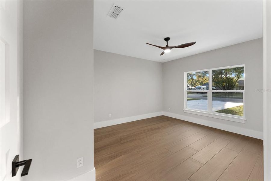 Spacious, unfurnished interior of a new home in , Sanford (Image 28).