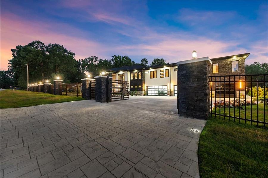 Community amenities in , Lawrenceville (Image 122).