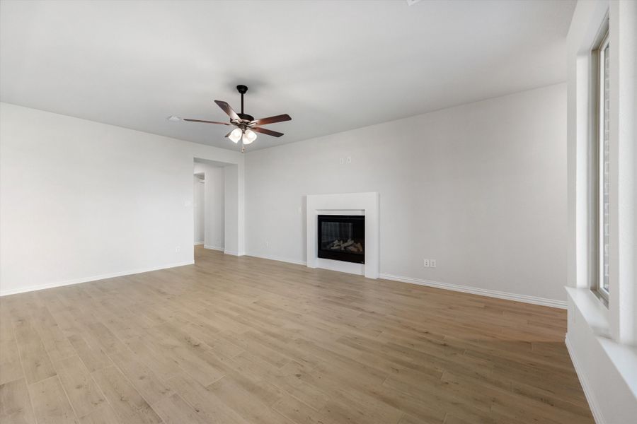 Spacious, unfurnished interior of a new home in Morningstar, Aledo (Image 22).