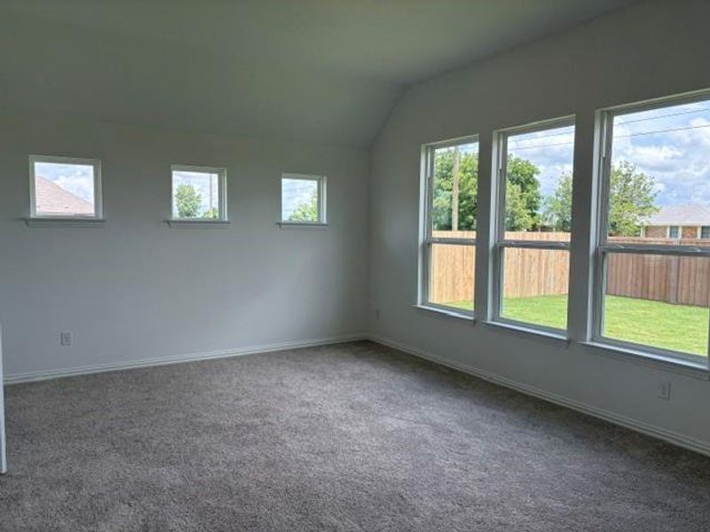 Spacious, unfurnished interior of a new home in Spring Creek, Taylor (Image 8).