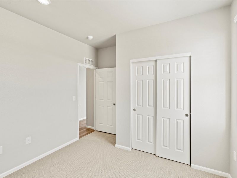 Spacious, unfurnished interior of a new home in Meridian Ranch, Peyton (Image 11).