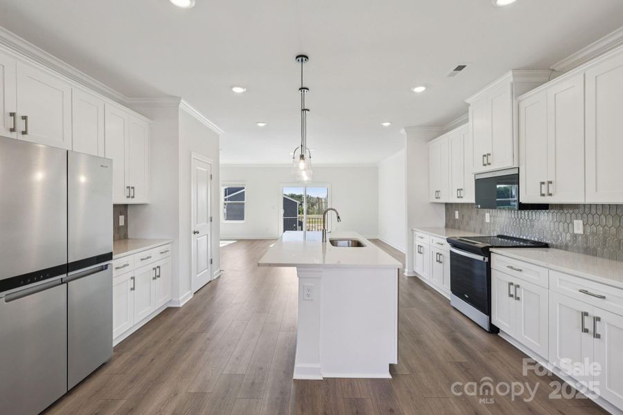 PPhoto is not of the actual home, but is an inspirational photo of builder’s model home and may depict options, furnishings, and/or decorator features that are not included