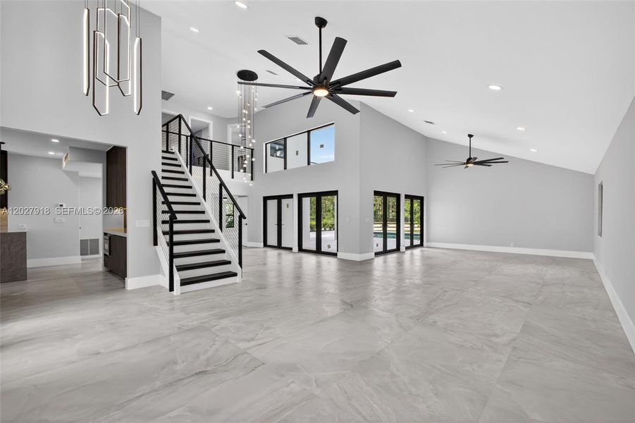 Spacious, unfurnished interior of a new home in , Palm Beach Gardens (Image 23).
