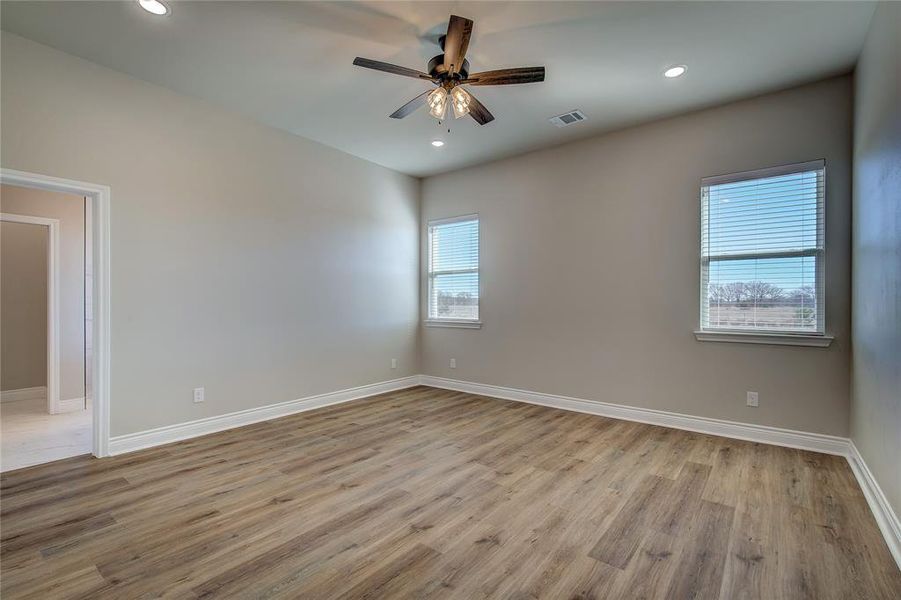 Spacious, unfurnished interior of a new home in , Greenville (Image 34).