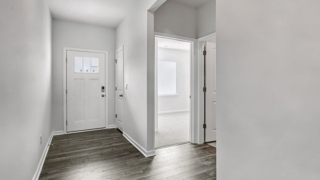 Spacious, unfurnished interior of a new home in Ridgewood Farms, Winterville (Image 13).