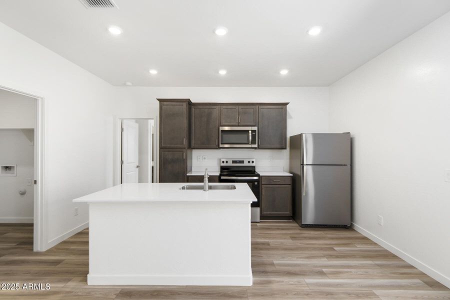 Southwest_Amado_L_013 Southwest_Amado_L_013