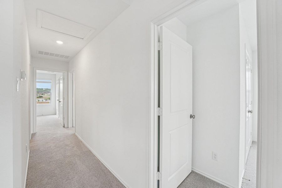 Spacious, unfurnished interior of a new home in Clayton Ranch, Copperas Cove (Image 25).