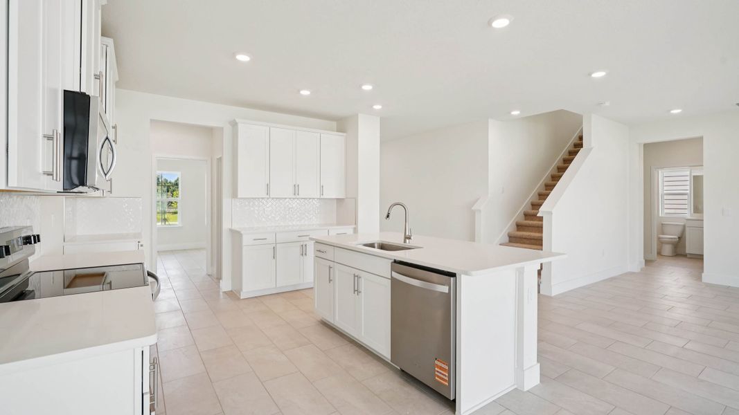 Representative furnished interior of a home built from the Hemingway by D.R. Horton in Sandal Key, Weeki Wachee (Image 17).
