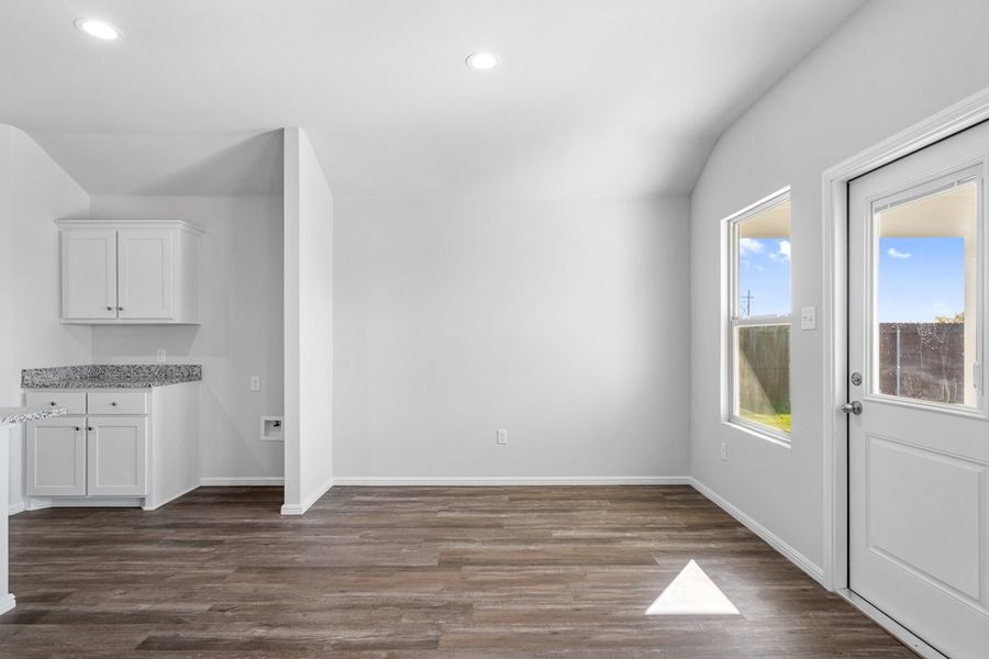 Representative unfurnished interior of a home built from the TEXAS CALI by D.R. Horton in Faculty Row, Abilene (Image 29).