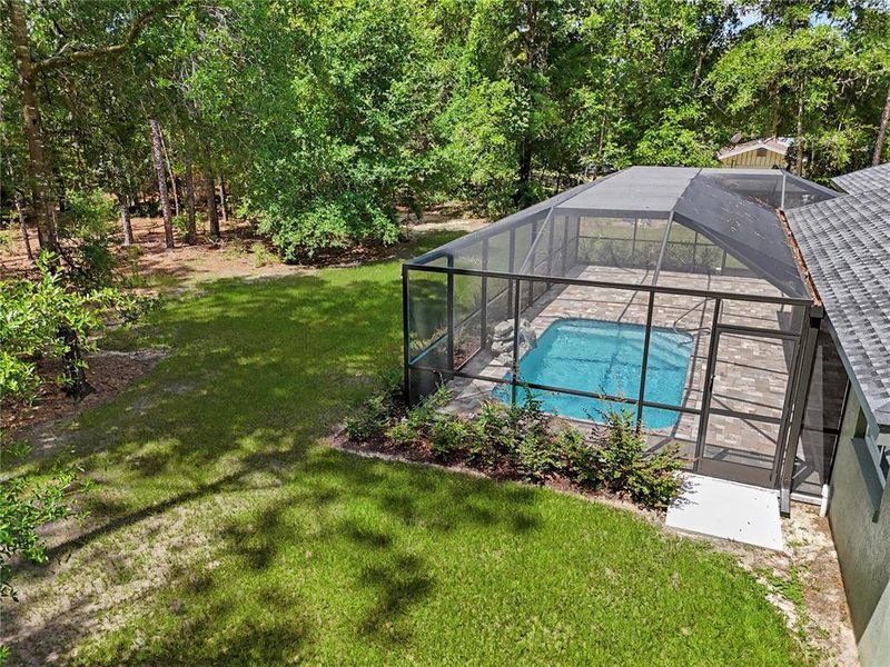 Exterior details and patio area of a home in , Dunnellon (Image 32).