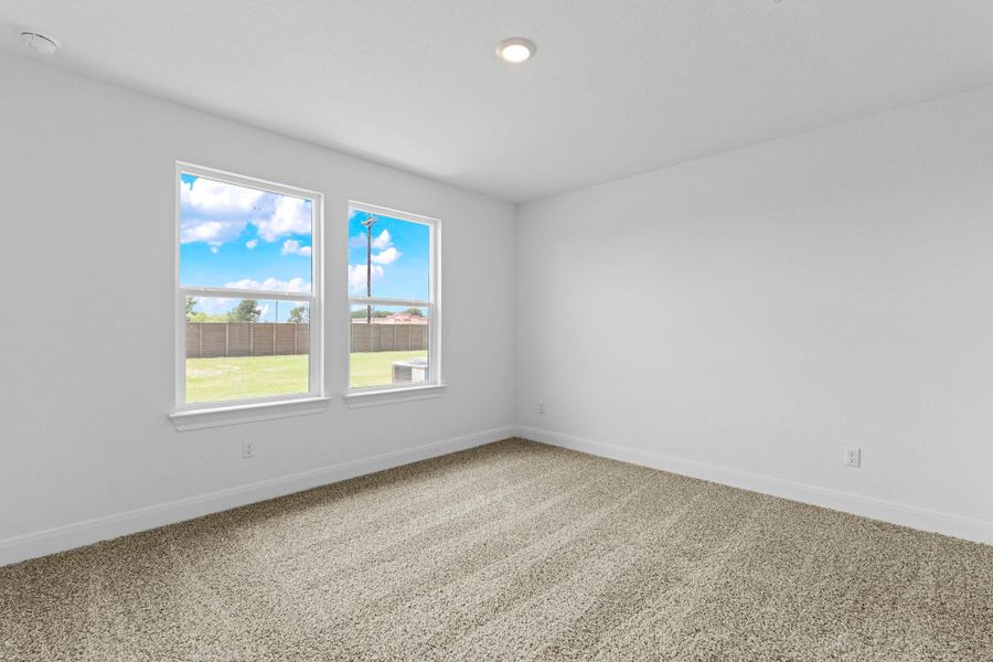 Spacious, unfurnished interior of a new home in Railhead, Cedar Creek (Image 27).