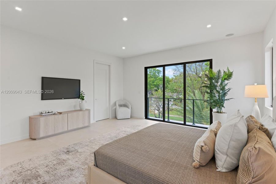 Furnished interior view inside a new home in , Coral Gables (Image 39).