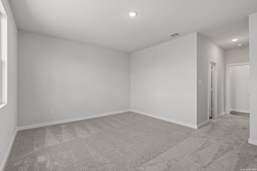 Spacious, unfurnished interior of a new home in Hacienda, San Antonio (Image 23). Spacious, unfurnished interior of a new home in Hacienda, San Antonio (Image 23).