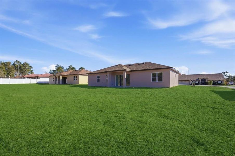 Exterior details and patio area of a home in , Ocala (Image 3).
