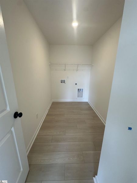 Spacious, unfurnished interior of a new home in Shiloh Trail, Wellford (Image 31).